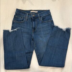 Levi Women's  Blue Jeans - high rise straight crop
